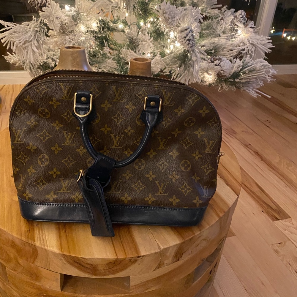 Authentic Vintage Louis Vuitton Alma PM